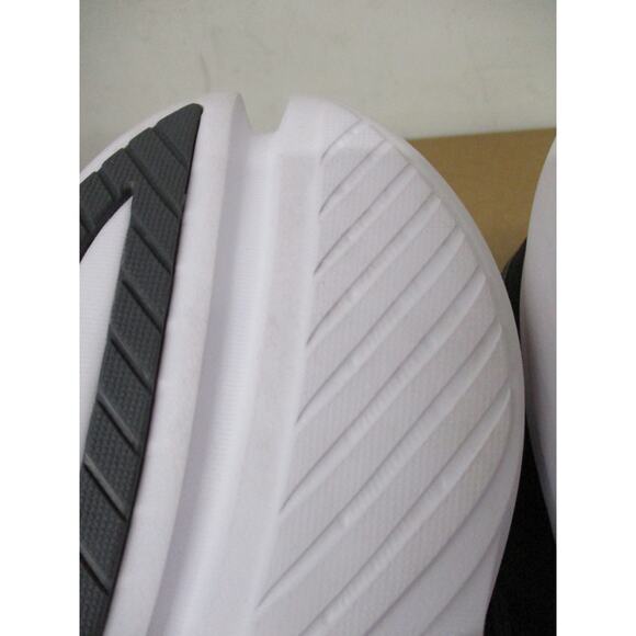 USED Saucony Women's Kinvara 12, black/silver - size 11 - Picture 6 of 10